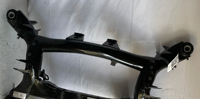 Load image into Gallery viewer, 2021-2025 BMW 330I G20 RWD REAR SUSPENSION SUBFRAME CROSSMEMBER CRADLE # 106373
