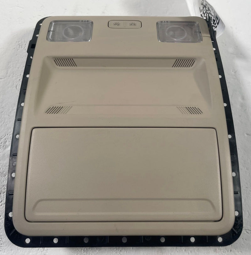 Load image into Gallery viewer, 19-23 FORD RANGER FRONT UPPER ROOF OVERHEAD CONSOLE DOME LIGHT LAMP 2.3L #112151
