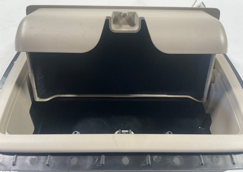 Load image into Gallery viewer, 19-23 FORD RANGER FRONT UPPER ROOF OVERHEAD CONSOLE DOME LIGHT LAMP 2.3L #112151
