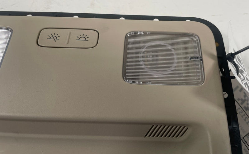 Load image into Gallery viewer, 19-23 FORD RANGER FRONT UPPER ROOF OVERHEAD CONSOLE DOME LIGHT LAMP 2.3L #112151

