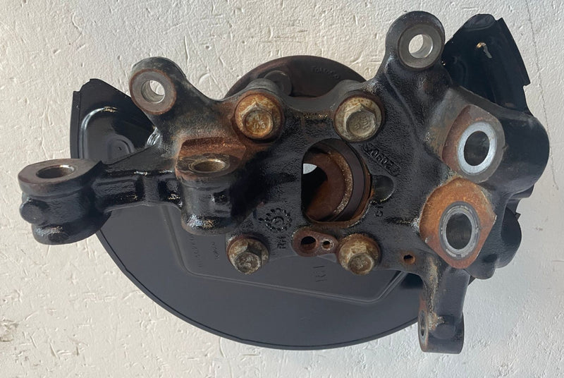 Load image into Gallery viewer, 2022-2023 FORD MUSTANG RWD FRONT RIGHT PASSENGER SPINDLE KNUCKLE W/ HUB # 113535
