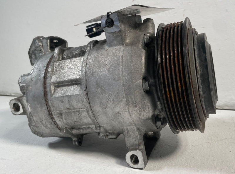 Load image into Gallery viewer, 2019 - 2020 INFINITI QX50 HVAC A/C AIR CONDITIONING COMPRESSOR 2.0L # 106522
