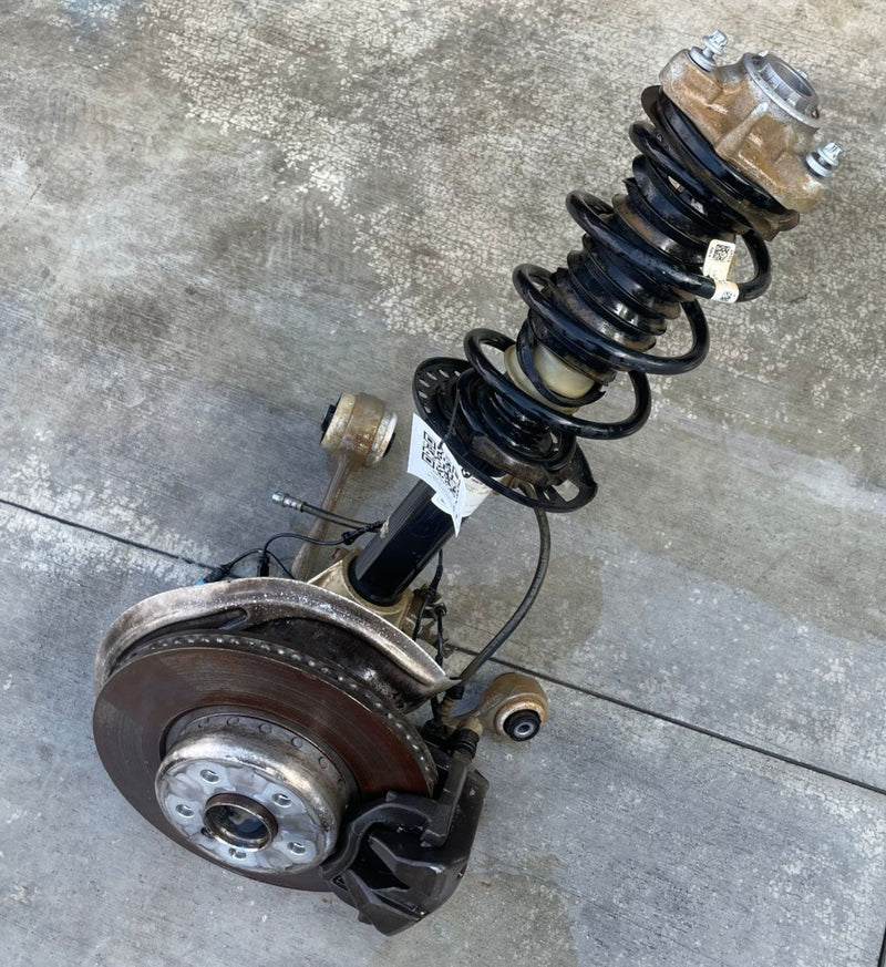 Load image into Gallery viewer, 2018 - 2024 BMW X3 G01 RWD FRONT LEFT DRIVER SIDE KNEE ASSMEBLY # 108331
