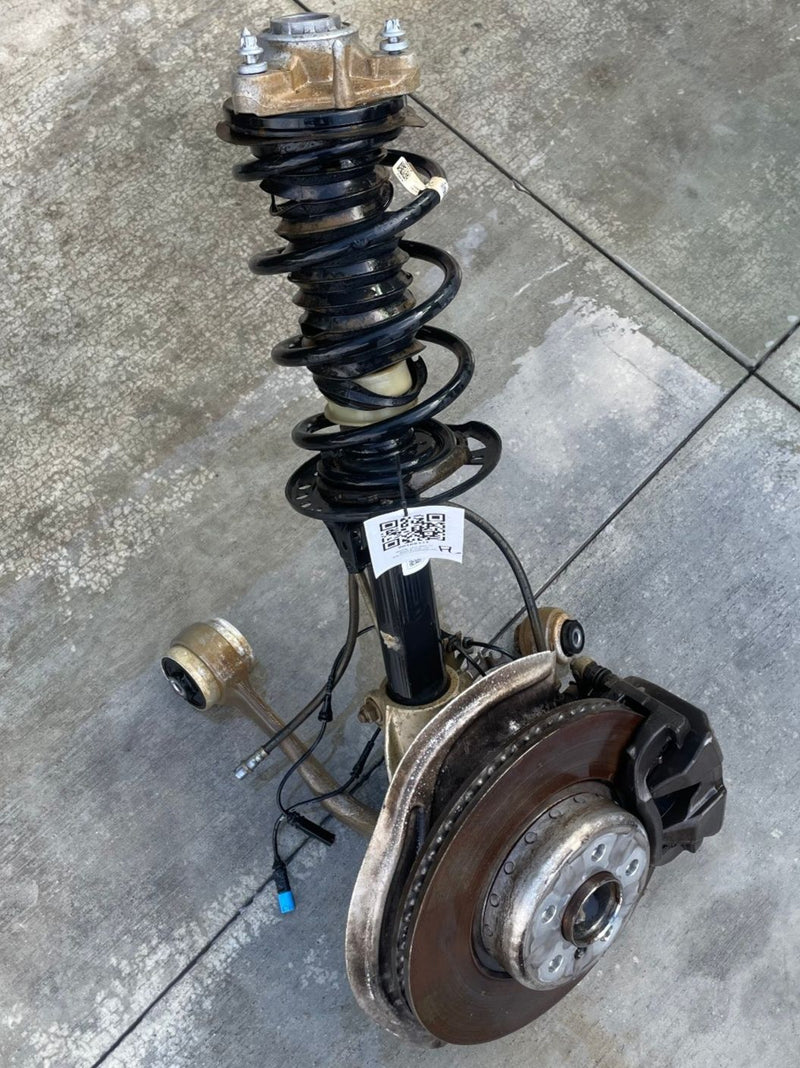 Load image into Gallery viewer, 2018 - 2024 BMW X3 G01 RWD FRONT LEFT DRIVER SIDE KNEE ASSMEBLY # 108331
