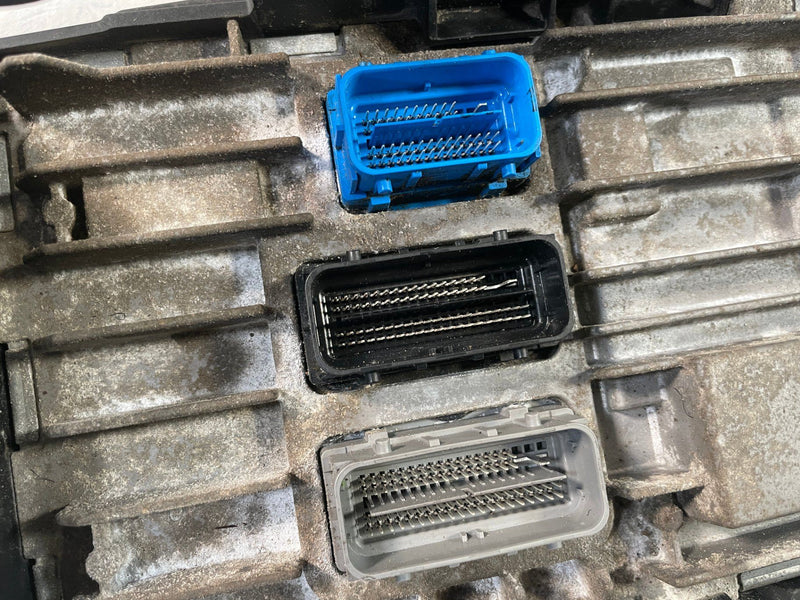 Load image into Gallery viewer, 20-22 CHEVROLET SILVERADO 1500 ENGINE &amp; BODY CONTROL MODULE W/ KEY FOB # 109388
