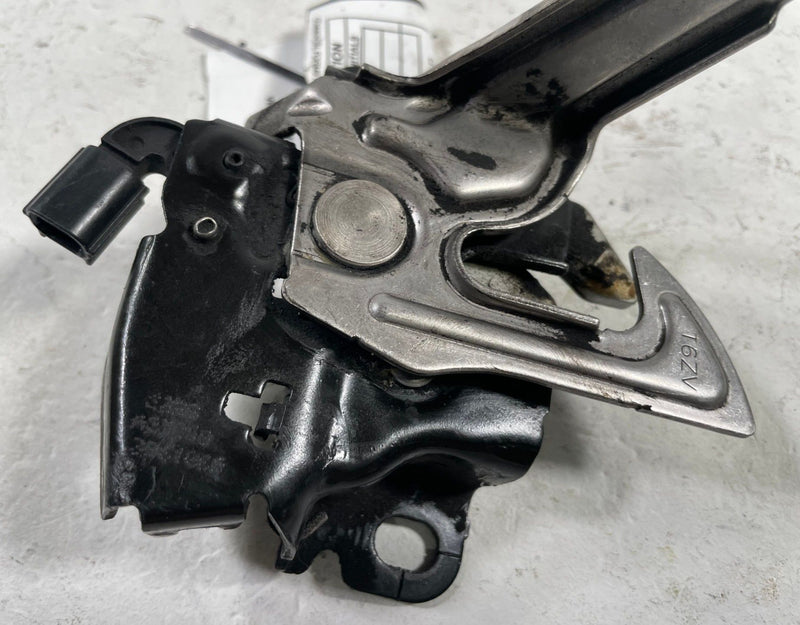 Load image into Gallery viewer, 2022 - 2025 HONDA PASSPORT FRONT HOOD BONNET RELEASE LOCK LATCH # 113367
