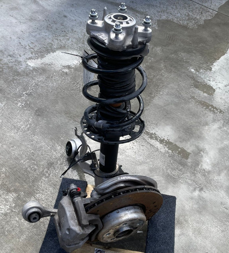 Load image into Gallery viewer, 2019-2021 BMW 330i G20 RWD FRONT RIGHT PASSENGER KNEE ASSMEBLY 2.0L # 106355

