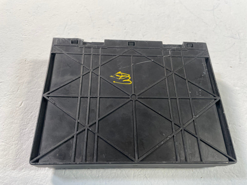Load image into Gallery viewer, 20-22 CHEVROLET SILVERADO 1500 ENGINE &amp; BODY CONTROL MODULE W/ KEY FOB # 109388
