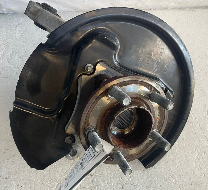 Load image into Gallery viewer, 2015-2023 FORD MUSTANG RWD REAR LEFT DRIVER SIDE SPINDLE KNUCKLE W/ HUB # 113524
