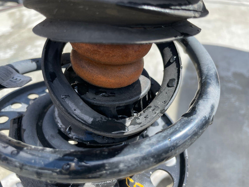 Load image into Gallery viewer, 2019-2021 BMW 330i G20 RWD FRONT RIGHT PASSENGER KNEE ASSMEBLY 2.0L # 106355
