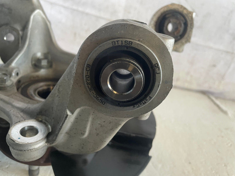 Load image into Gallery viewer, 2015-2023 FORD MUSTANG RWD REAR LEFT DRIVER SIDE SPINDLE KNUCKLE W/ HUB # 113524

