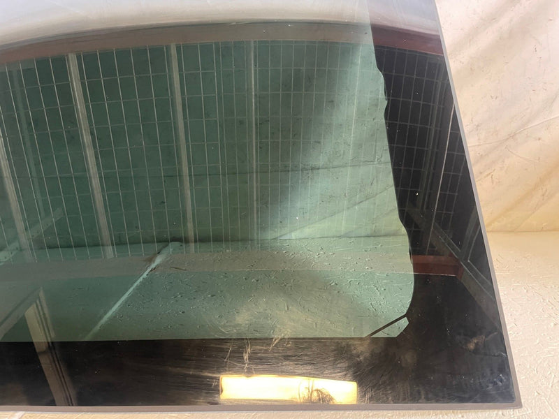 Load image into Gallery viewer, 2022-25 HYUNDAI TUCSON FRONT UPPER OVERHEAD SUNROOF SLIDING WINDOW GLASS #113067
