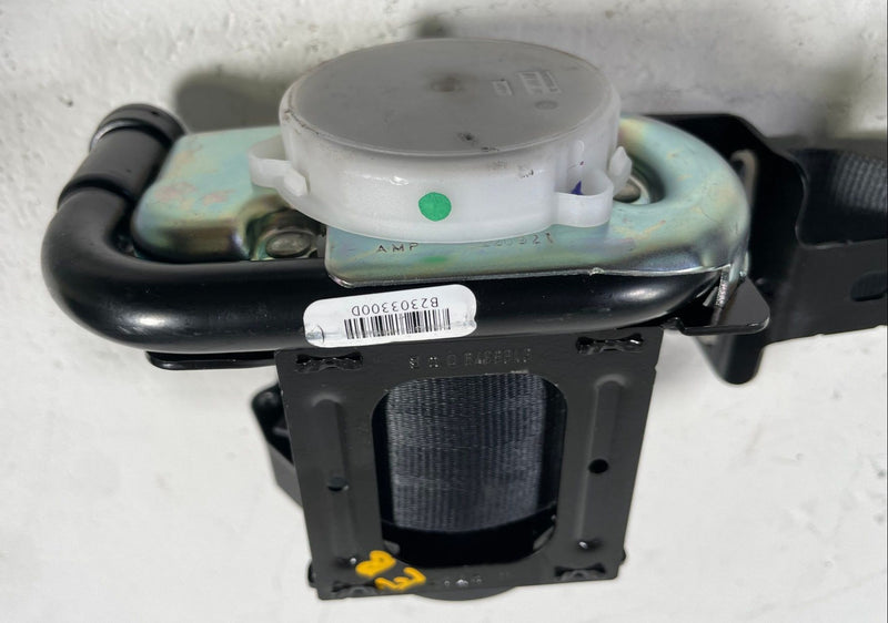 Load image into Gallery viewer, 2022-2023 HONDA PASSPORT FRONT RIGHT PASSENGER SIDE SEAT BELT RETRACTOR # 113336
