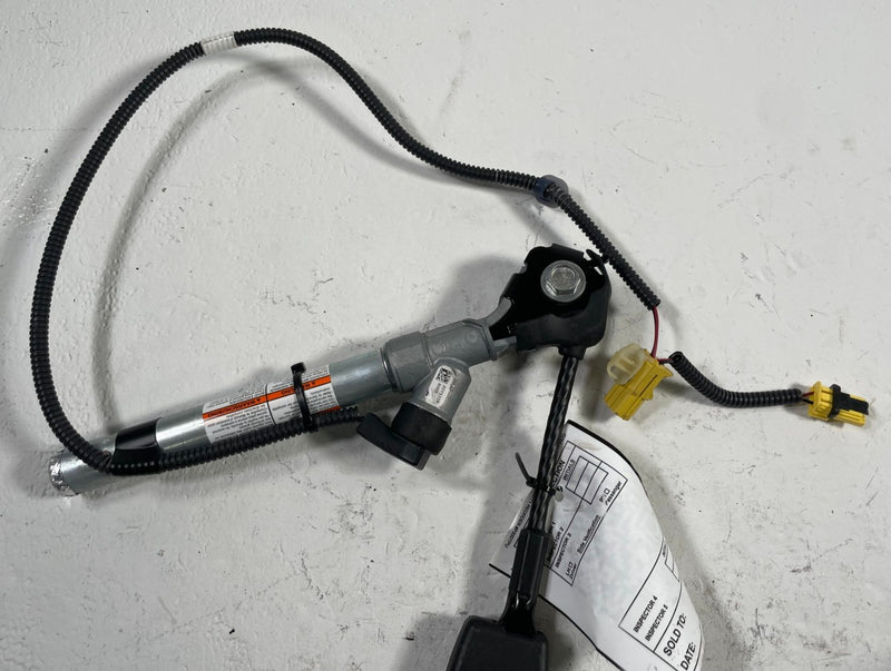 Load image into Gallery viewer, 2022-2023 HONDA PASSPORT FRONT RIGHT PASSENGER SIDE SEAT BELT RETRACTOR # 113336
