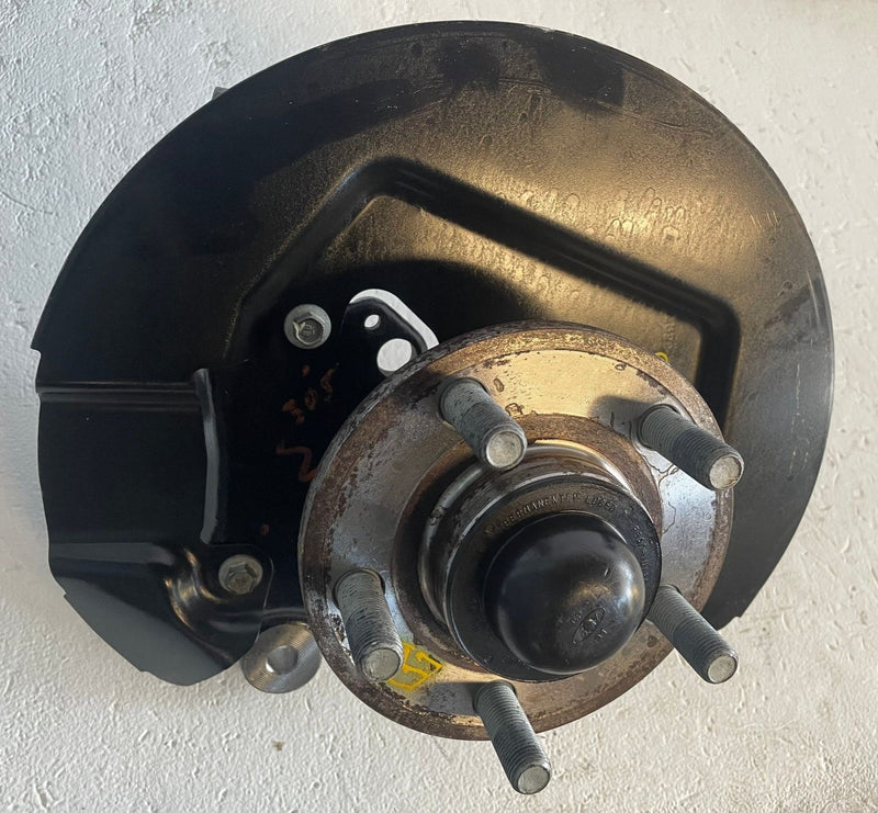 Load image into Gallery viewer, 2022-2023 FORD MUSTANG RWD FRONT LEFT DRIVER SIDE SPINDLE KNUCKLE W/ HUB #113522
