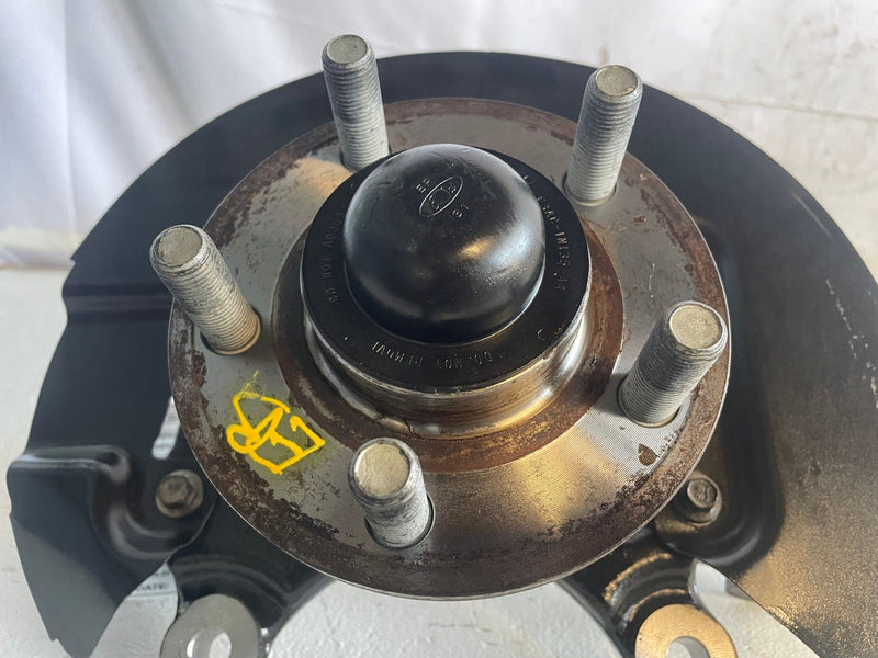 Load image into Gallery viewer, 2022-2023 FORD MUSTANG RWD FRONT LEFT DRIVER SIDE SPINDLE KNUCKLE W/ HUB #113522
