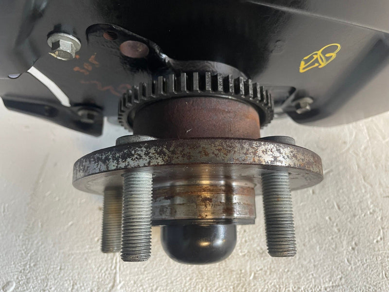 Load image into Gallery viewer, 2022-2023 FORD MUSTANG RWD FRONT LEFT DRIVER SIDE SPINDLE KNUCKLE W/ HUB #113522
