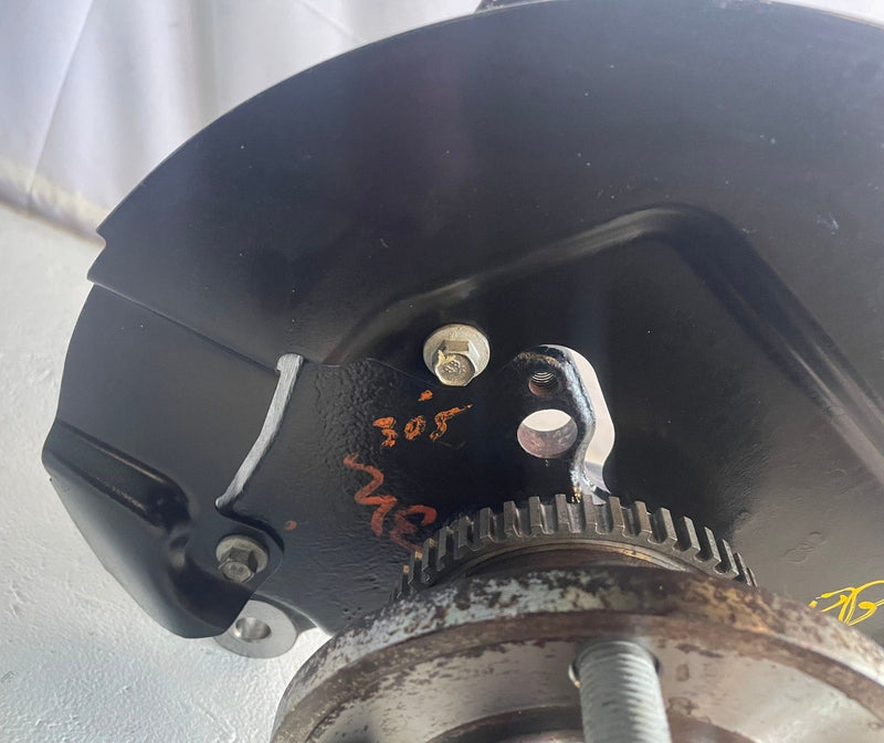 Load image into Gallery viewer, 2022-2023 FORD MUSTANG RWD FRONT LEFT DRIVER SIDE SPINDLE KNUCKLE W/ HUB #113522

