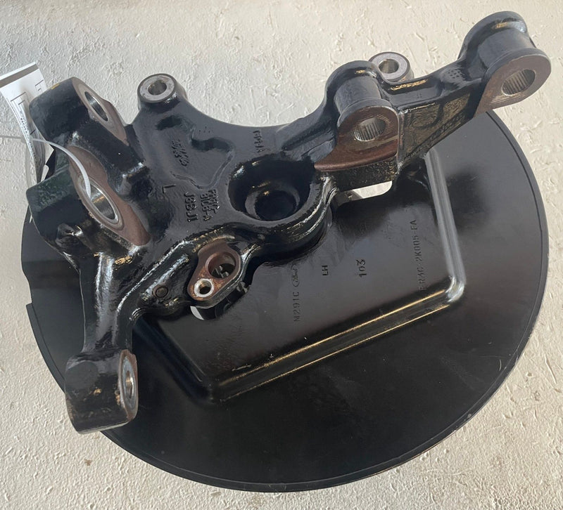 Load image into Gallery viewer, 2022-2023 FORD MUSTANG RWD FRONT LEFT DRIVER SIDE SPINDLE KNUCKLE W/ HUB #113522
