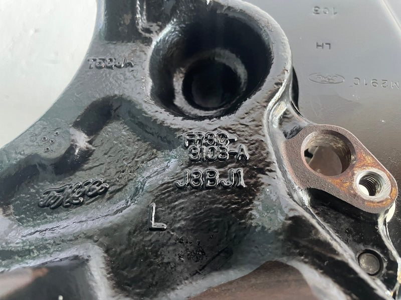 Load image into Gallery viewer, 2022-2023 FORD MUSTANG RWD FRONT LEFT DRIVER SIDE SPINDLE KNUCKLE W/ HUB #113522
