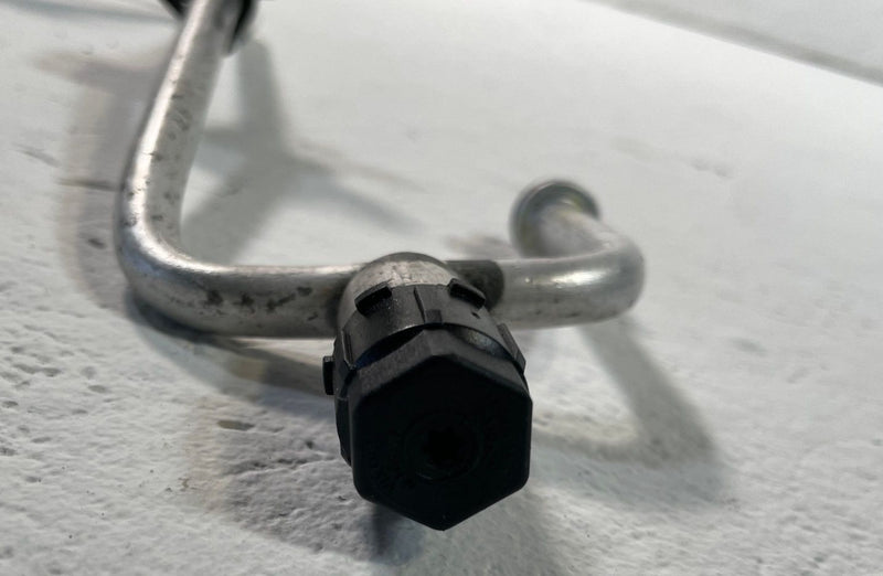 Load image into Gallery viewer, 19-25 CHEVROLET SILVERADO 1500 A/C AIR CONDITIONER DISCHARGE HOSE TUBE # 109396
