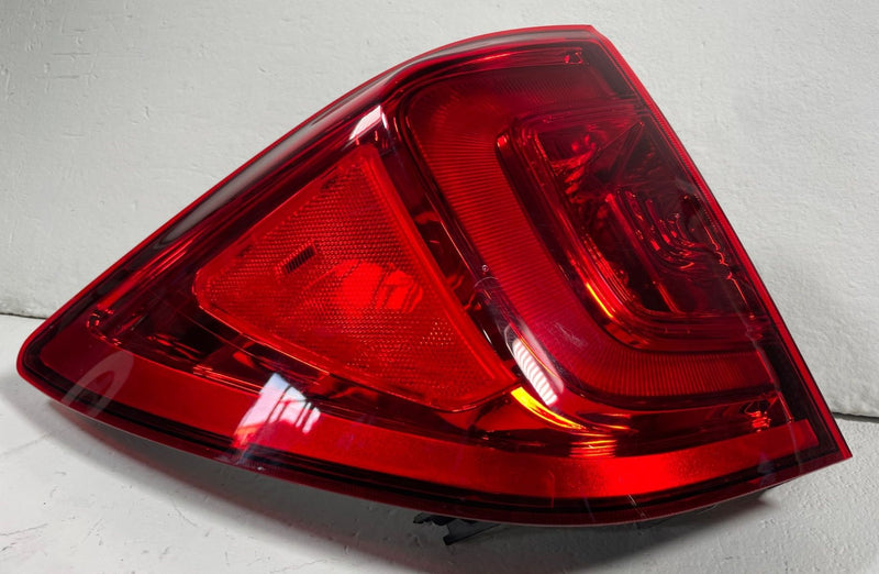 Load image into Gallery viewer, 2022 - 2025 HONDA PASSPORT REAR LEFT DRIVER SIDE OUTER TAIL LIGHT LAMP # 113383
