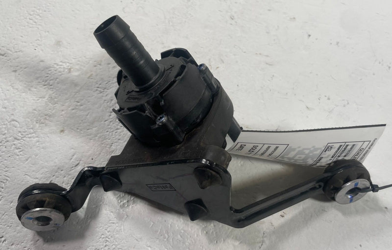 Load image into Gallery viewer, 2019-2023 FORD RANGER ENGINE COOLANT AUXILIARY WATER PUMP ASSEMBLY 2.3L #112137
