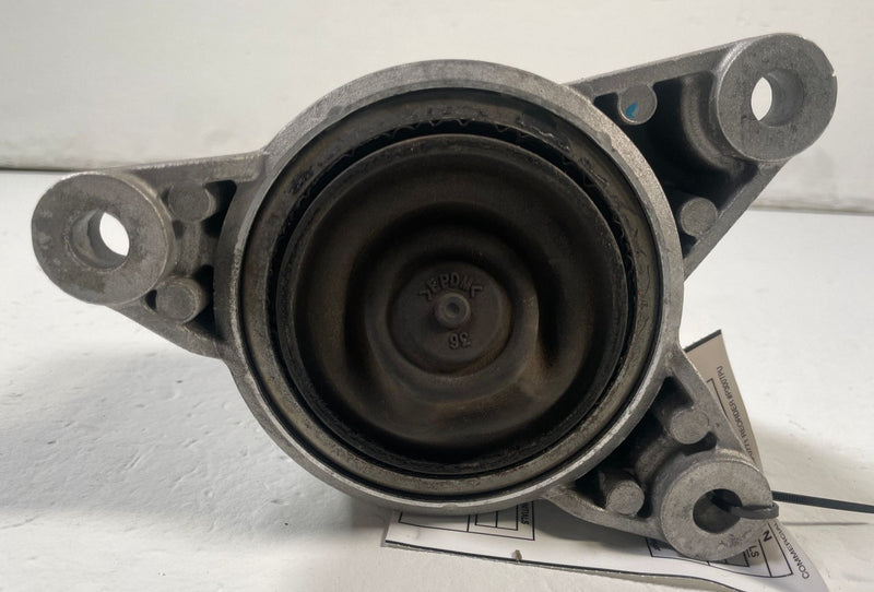 Load image into Gallery viewer, 2018 - 2023 KIA STINGER FRONT LEFT SIDE ENGINE MOTOR MOUNT BRACKET 3.3L # 110727

