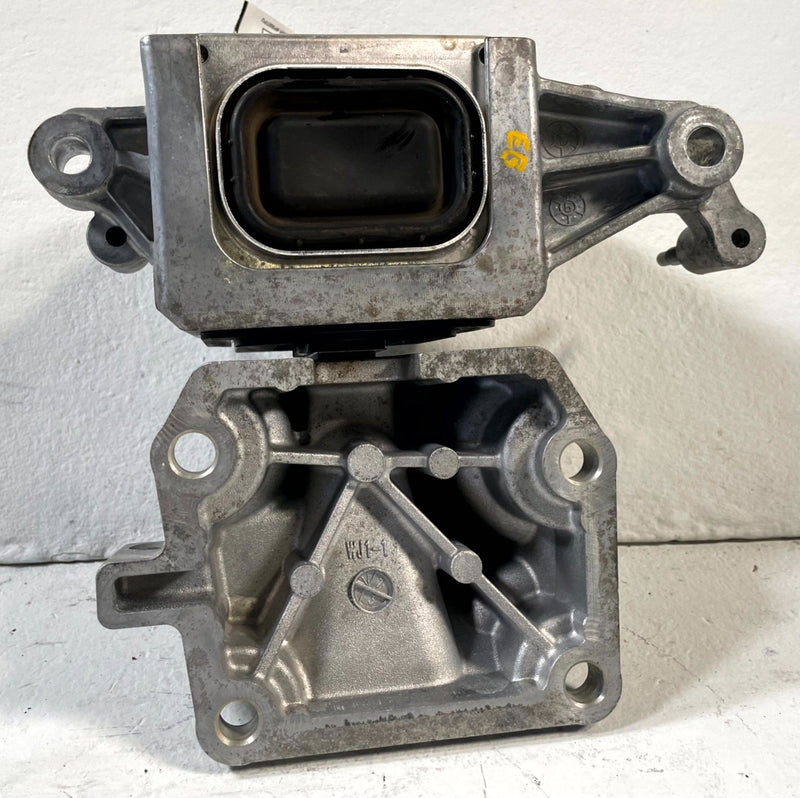 Load image into Gallery viewer, 2021-2024 KIA K5 FRONT LEFT AUTO TRANSMISSION ENGINE MOUNT BRACKET 1.6L # 110676
