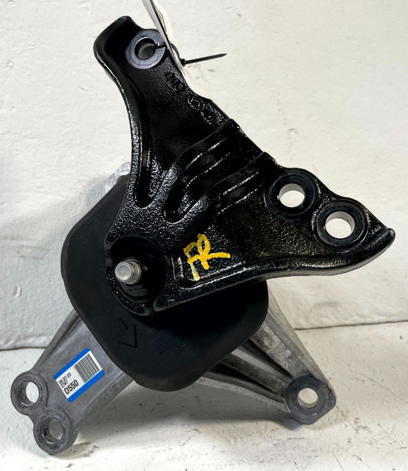 Load image into Gallery viewer, 2021 - 2024 KIA K5 FRONT RIGHT SIDE ENGINE MOUNT SUPPORT BRACKET 1.6L # 110680
