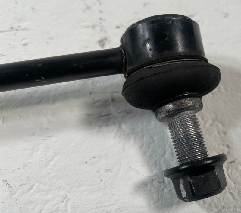 Load image into Gallery viewer, 2018 - 2023 KIA STINGER FRONT RIGHT SIDE STABILIZER SWAY BAR END LINK # 110747
