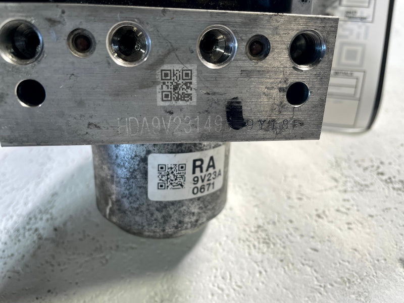 Load image into Gallery viewer, 2018 - 2022 ACURA ILX ABS ANTI LOCK BRAKE PUMP CONTROL MODULE UNIT # 113632
