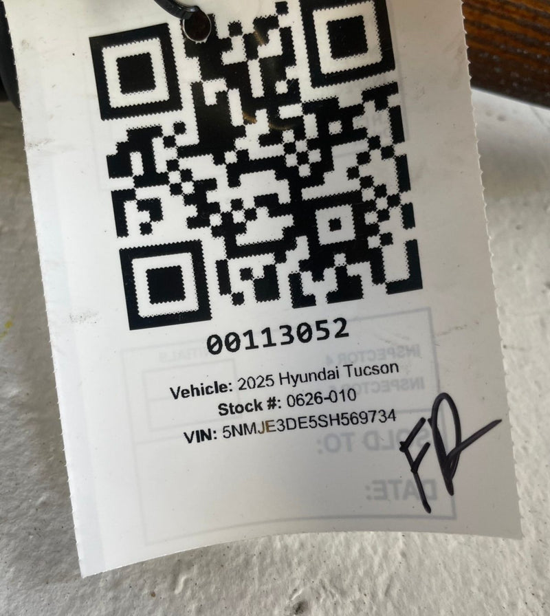 Load image into Gallery viewer, 2022 - 2026 HYUNDAI TUCSON FRONT RIGHT SIDE AXLE SHAFT HALFSHAFT 2.5L # 113052
