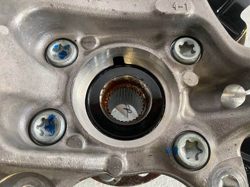 Load image into Gallery viewer, 22-26 HYUNDAI TUCSON FRONT RIGHT PASSENGER SIDE SPINDLE KNUCKLE &amp; HUB # 113054
