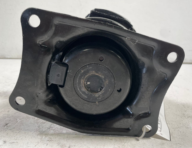 Load image into Gallery viewer, 2019 - 2025 HONDA PASSPORT FRONT ENGINE MOTOR MOUNT BRACKET INSULATOR # 113407
