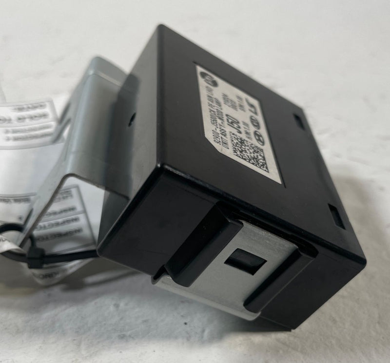 Load image into Gallery viewer, 2022 - 2023 KIA STINGER MOOD LIGHT LAMP CONTROL MODULE UNIT W/ BRACKET # 110733
