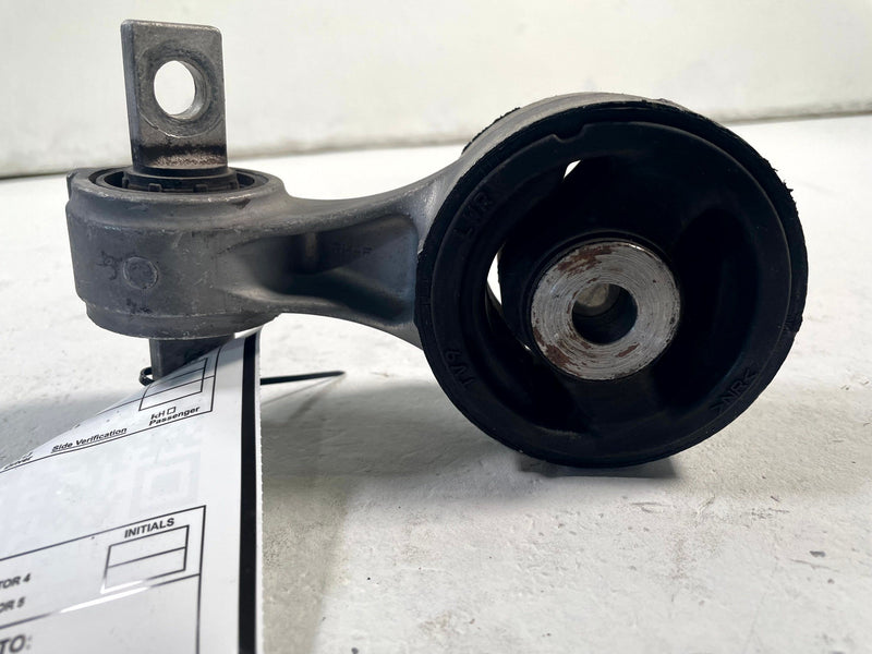 Load image into Gallery viewer, 2016-2022 ACURA ILX ENGINE FRAME TORQUE ROD LOWER MOUNT SUPPORT BRACKET # 113615
