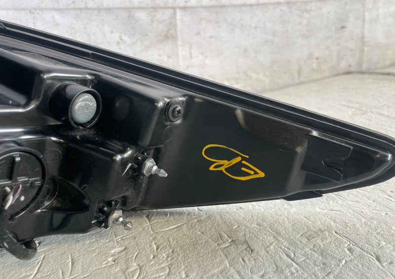 Load image into Gallery viewer, 2022 - 2026 HYUNDAI TUCSON REAR LEFT DRIVER SIDE OUTER TAILLIGHT LAMP # 113048
