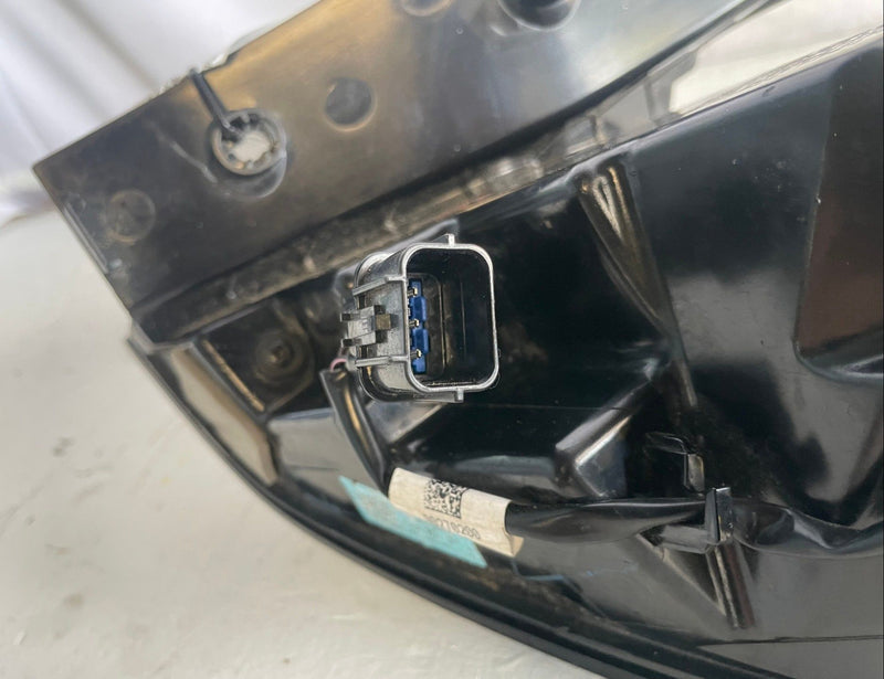 Load image into Gallery viewer, 2022 - 2026 HYUNDAI TUCSON REAR LEFT DRIVER SIDE OUTER TAILLIGHT LAMP # 113048
