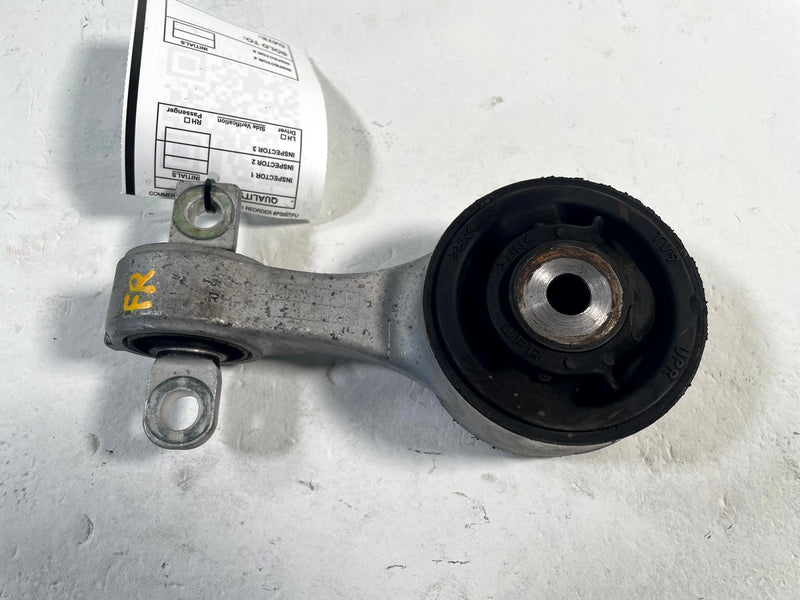 Load image into Gallery viewer, 2016-2022 ACURA ILX ENGINE FRAME TORQUE ROD LOWER MOUNT SUPPORT BRACKET # 113595
