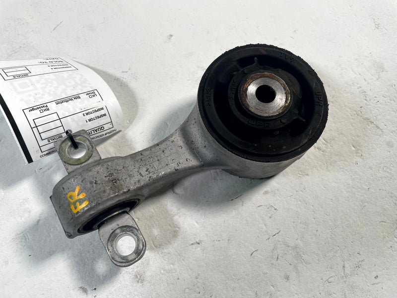 Load image into Gallery viewer, 2016-2022 ACURA ILX ENGINE FRAME TORQUE ROD LOWER MOUNT SUPPORT BRACKET # 113595
