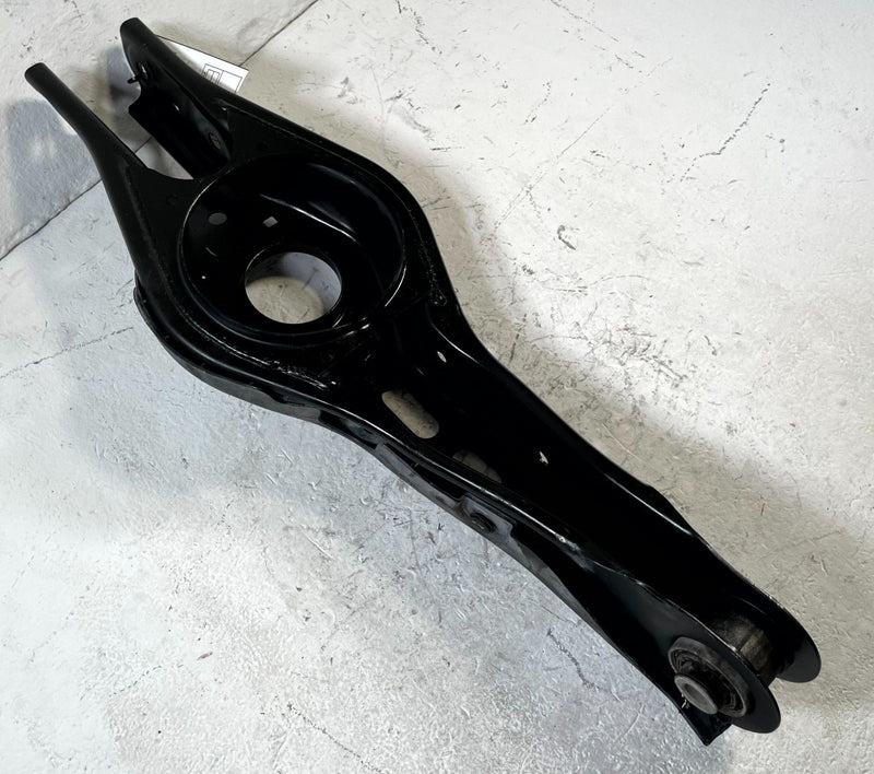 Load image into Gallery viewer, 2021 - 2026 KIA K5 SEDAN REAR RIGHT PASSENGER SIDE LOWER CONTROL ARM # 110686
