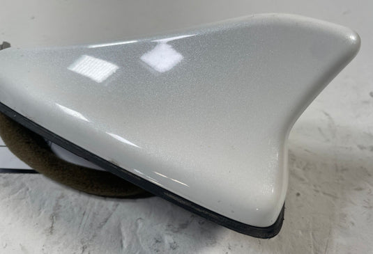 2022-2023 KIA STINGER TOP ROOF SATELLITE SHARK FIN RADIO ANTENNA WHITE