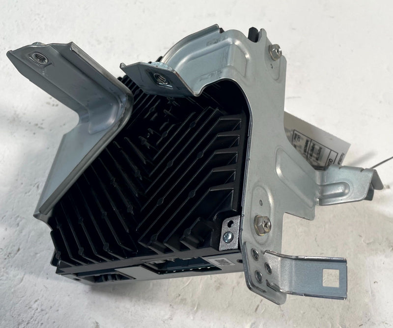 Load image into Gallery viewer, 2016-2022 ACURA ILX RADIO AUDIO AMPLIFIER CONTROL MODULEL UNIT W/BRACKET #113631
