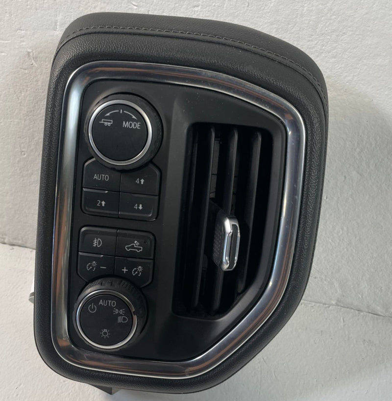 Load image into Gallery viewer, 2019-23 CHEVROLET SILVERADO 1500 LEFT DASH AIR VENT W/ HEADLIGHT SWITCH # 109385
