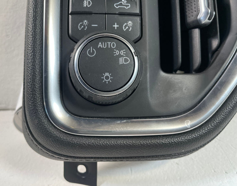 Load image into Gallery viewer, 2019-23 CHEVROLET SILVERADO 1500 LEFT DASH AIR VENT W/ HEADLIGHT SWITCH # 109385

