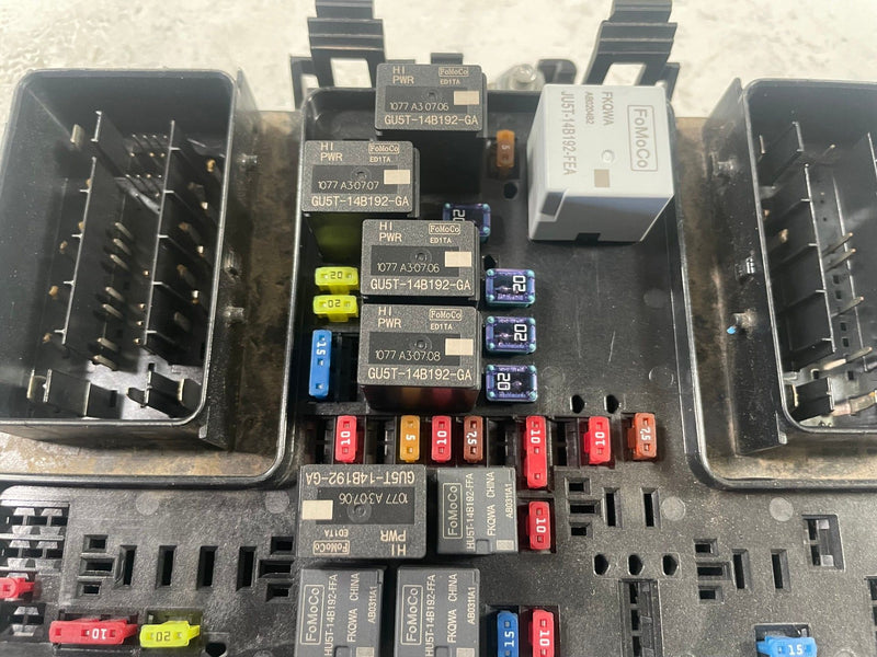 Load image into Gallery viewer, 2019 - 2023 FORD RANGER FUSE RELAY JUNCTION POWER DISTRIBUTION BOX 2.3L # 112172
