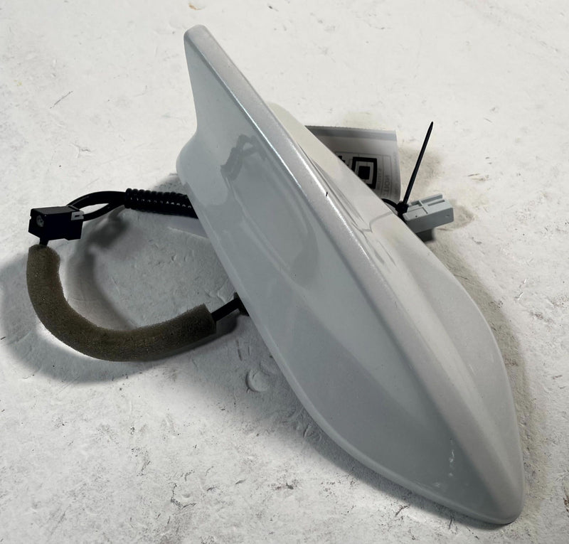 Load image into Gallery viewer, 19-22 ACURA ILX REAR UPPER SHARK ROOF FIN RADIO ANTENNA WHITE (NH883P) # 113613
