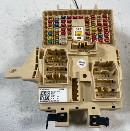 2022 - 2023 KIA STINGER UNDER DASHBOARD FUSE RELAY CABIN JUNCTION BOX