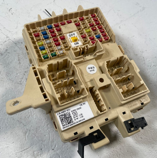 2022 - 2023 KIA STINGER UNDER DASHBOARD FUSE RELAY CABIN JUNCTION BOX